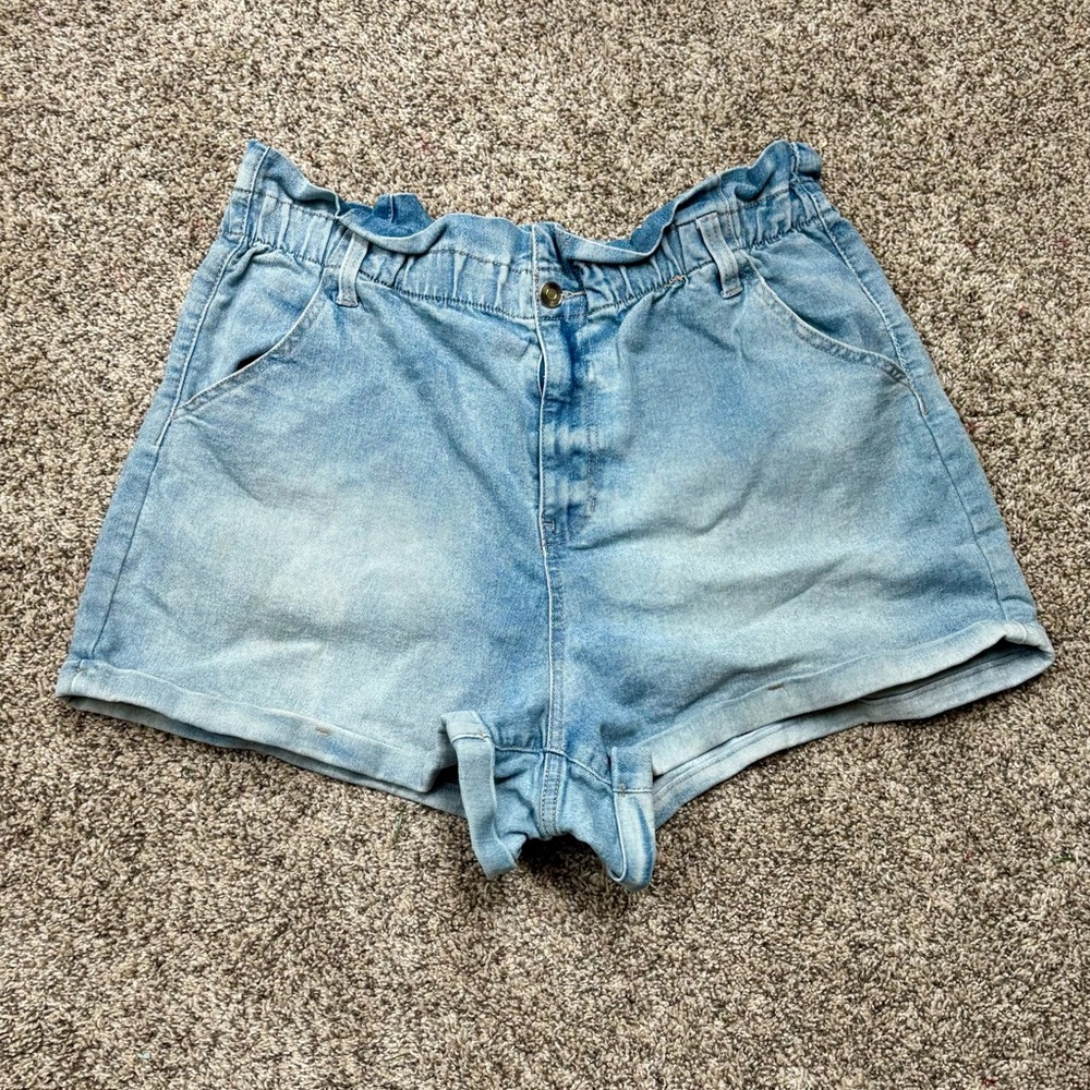 No Boundaries High Waist Shorts
Size 15 Junior